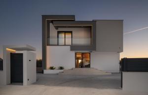 Villa Zenith with private pool and jacuzzi