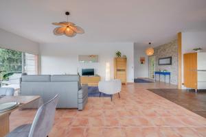 Villas Maison d-architecte, piscine, au coeur des vignes : photos des chambres