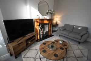 4 Bed End Terrace - sleeps 7