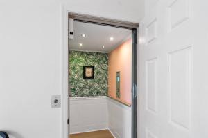 Steps to Beach Sleeps 14 Pool, Elevator, Hottub