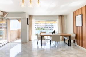 Luxurious Apartment with Sea and Carlton View