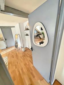 La Mansarde - Cœur Historique, Charme et Confort