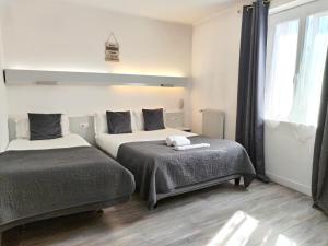 Hotels Logis Hotel La Bastide d'Entraigues : photos des chambres