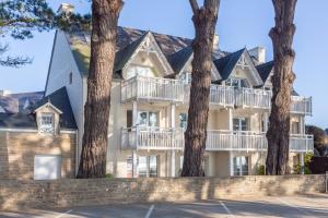 Appartements La Cabine - vue sur la plage : photos des chambres