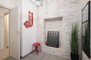 Modern Apt 10 min from Metro B Free WiFi