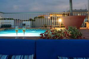 Luxury Apartment Private Pool & Rooftop Jacuzzi