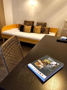 Hotels Cit'Hotel Le Louvre Orange : Chambre Triple