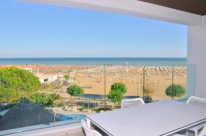 Bright suite with terrace and ocean view - 3hvězdičkové hotely ve městě Bibione