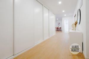 Escapada con parking para 3, vive la Latina