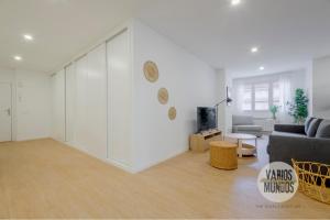 Escapada con parking para 3, vive la Latina