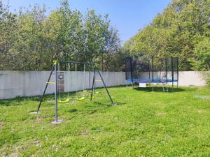 Maisons de vacances Le Petit Baradoz Piscine, tennis, mini-golf, futsal, plages a 500 m : photos des chambres