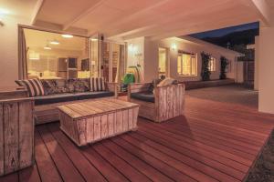 Hibiscus on Fourth - off-the-grid family entertainment