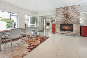 Hibiscus on Fourth - off-the-grid family entertainment