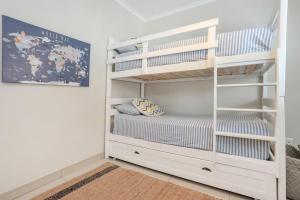 Hibiscus on Fourth - off-the-grid family entertainment