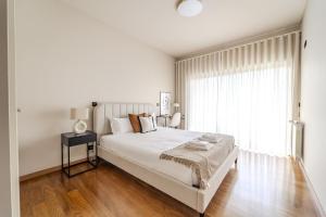 Maximus Design By House and People