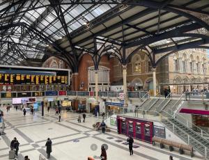 Spacious 2 bed flat in Swiss Cottage in Hampstead