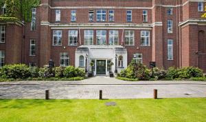Spacious 2 bed flat in Swiss Cottage in Hampstead