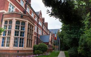 Spacious 2 bed flat in Swiss Cottage in Hampstead