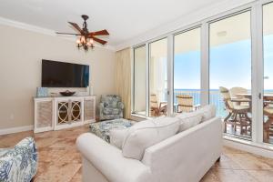 Silver Beach Towers W1703