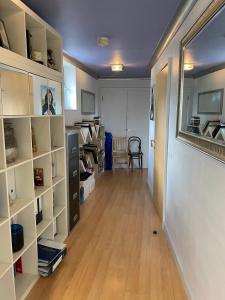 2 Bed Flat with Balcony - Zone 1 Central London