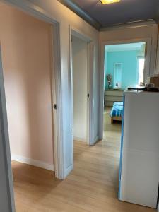2 Bed Flat with Balcony - Zone 1 Central London