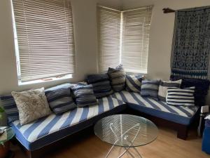 2 Bed Flat with Balcony - Zone 1 Central London