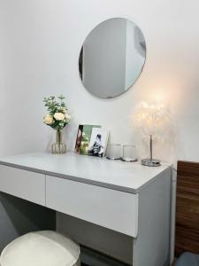 Pony Bliss Haven - Sư Vạn Hạnh