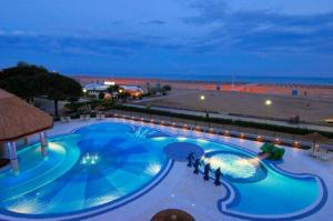 Trendy seafront apartment with terrace - 3hvězdičkové hotely ve městě Bibione