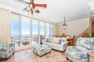 Silver Beach Towers W1703