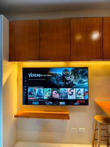 Sea Residences 5mins walk to SM MoA, Arena, SMX, 55" GoogleTV