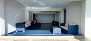 Rosëville Budget Studio -- Rooftop Pool, Gym, Office Space, Children play area