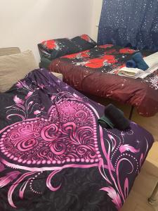 4 Beds Sleeps 15 near Lcy Airport & ExCel London