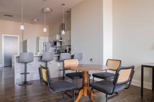 Downtown Luxury 2BR Loft