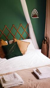 Atlas room with shared bathroom