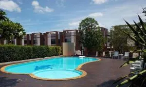 Moderne Ferienvilla zwischen Hügeln und Meer - 盼武里