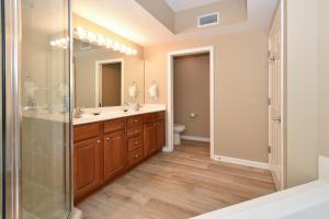 Silver Beach Towers W1406