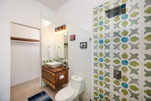 Villa Serenity 2 Bedroom 1 min walk to the beach