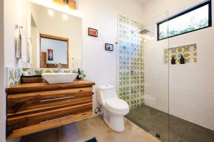 Villa Serenity 2 Bedroom 1 min walk to the beach