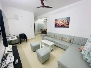 Luxurious 2 Bedroom Flat near Airport - Kothur