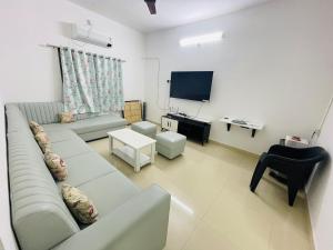Luxurious 2 Bedroom Flat near Airport