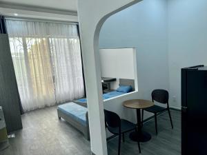 Studio ban công, tách bếp, full nội thất Quận1