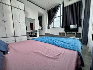 Studio ban công, tách bếp, full nội thất Quận1