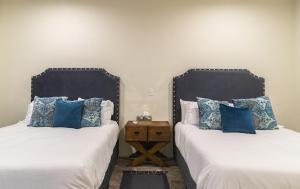 Panoramic Paradise 4BR Gem Overlooking SMAs Dam