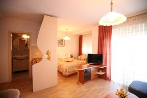 Joleks Apartments
