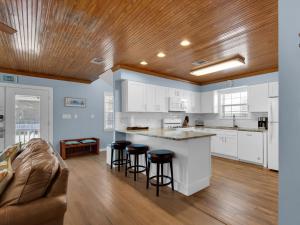 Cozy Beach House by Newman-Dailey