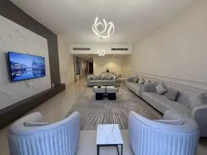 Lux 4 with Assistance room with Pool and Sea View - Musaifi