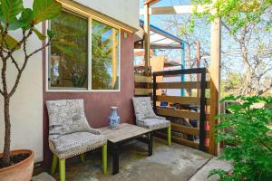 Scenic Retreat with Deck & Stunning Views in LA