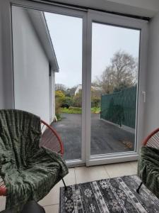 Appartements Le 102 - appart-sympa - T2, patio, jardin et cave - Larmor-Plage : photos des chambres