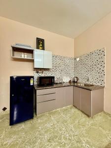 1RK BTM Layout behind IIM B - Cozy Enclave