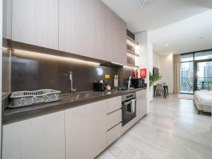 Luxury Studio in Peninsula Five, Business Bay